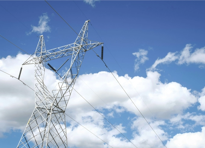 transmission tower voltage